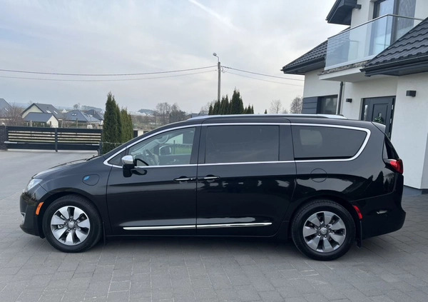 Chrysler Pacifica cena 134900 przebieg: 121000, rok produkcji 2018 z Łomża małe 466